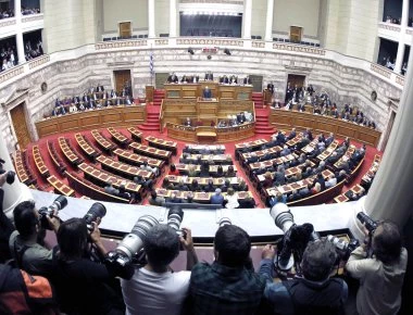Τα ξενοδοχεία της Αθήνας «αδειάζουν» τους βουλευτές- Η έξωση του Divani Caravel (φωτό)